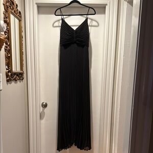 Elegant Black Pleated Maxi Dress